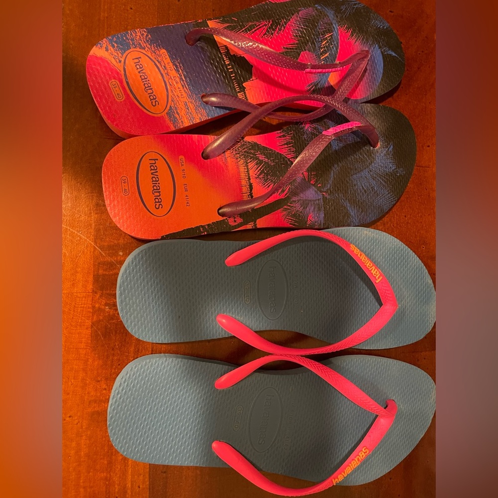 Set of two pairs of Women’s Havaianas flip flops in size 9/10 (39/40)